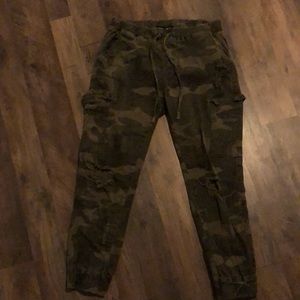 Almost Famous woman’s pants size L